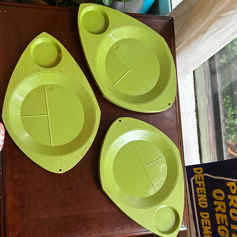 Vibrant vintage plastic 70s Leaf-Shaped Serveware Set avocado shade collection 8